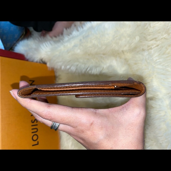 Louis Vuitton wallet large size - Picture 2 of 12